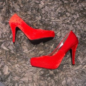Jacobies size 7.5 red velvet heels